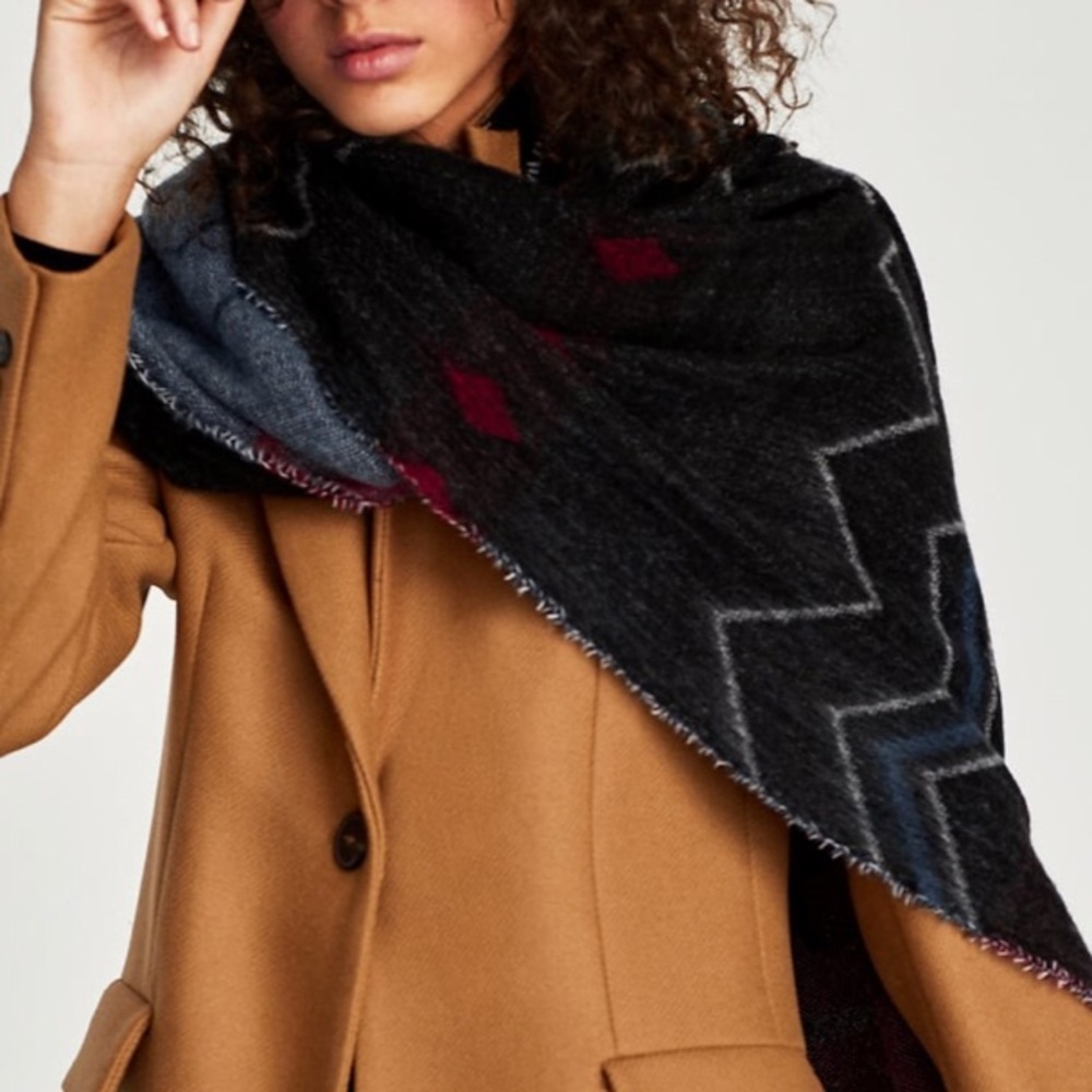 NWT Zara Patterned Shimmer Fabric Blanket Scarf - Picture 6 of 6